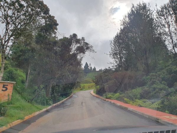 EL RETIRO: lote en parcelación con salida hacia El Tequendamita y hacia Pantanillo. - Image 7