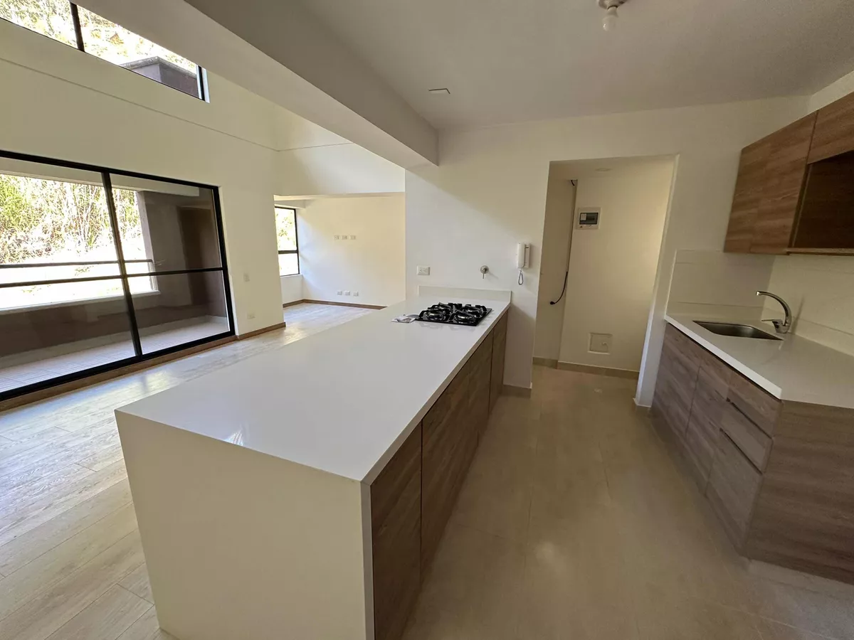 EL RETIRO: apartamento de doble altura con vista al bosque - Image 8