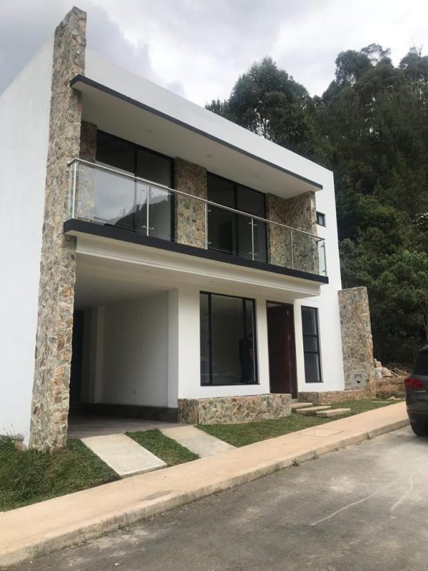 EL RETIRO: casa en condominio cerrado sector Puro Cuero - Image 2