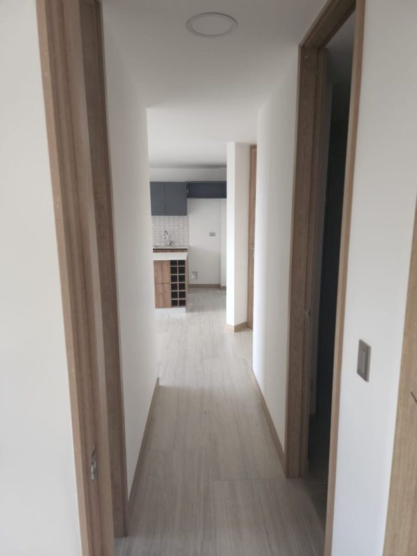 EL RETIRO: amplio apartamento en edificio independiente - Image 4