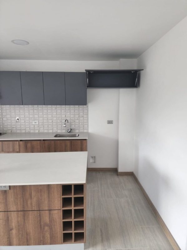 EL RETIRO: amplio apartamento en edificio independiente - Image 17