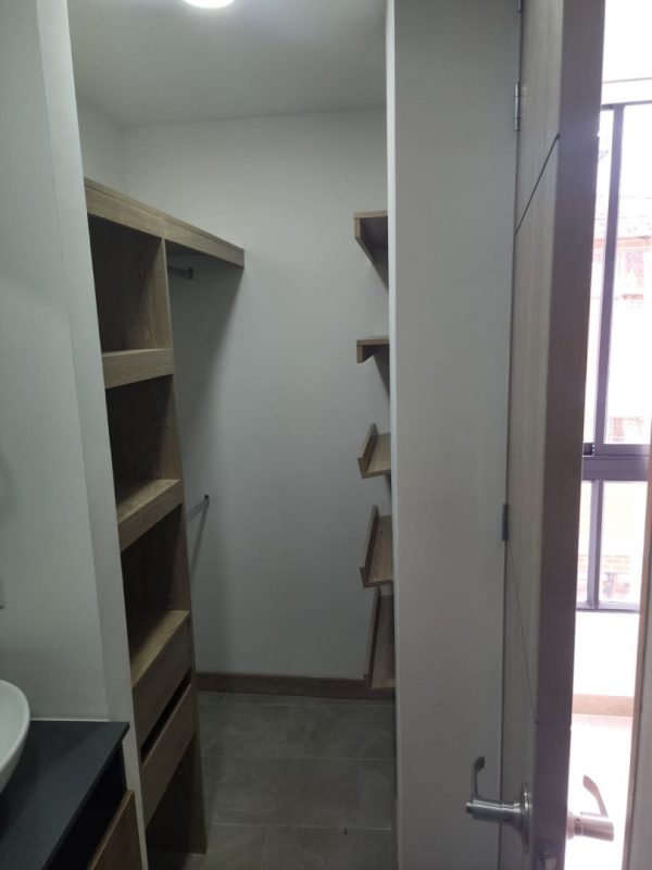 EL RETIRO: amplio apartamento en edificio independiente - Image 21