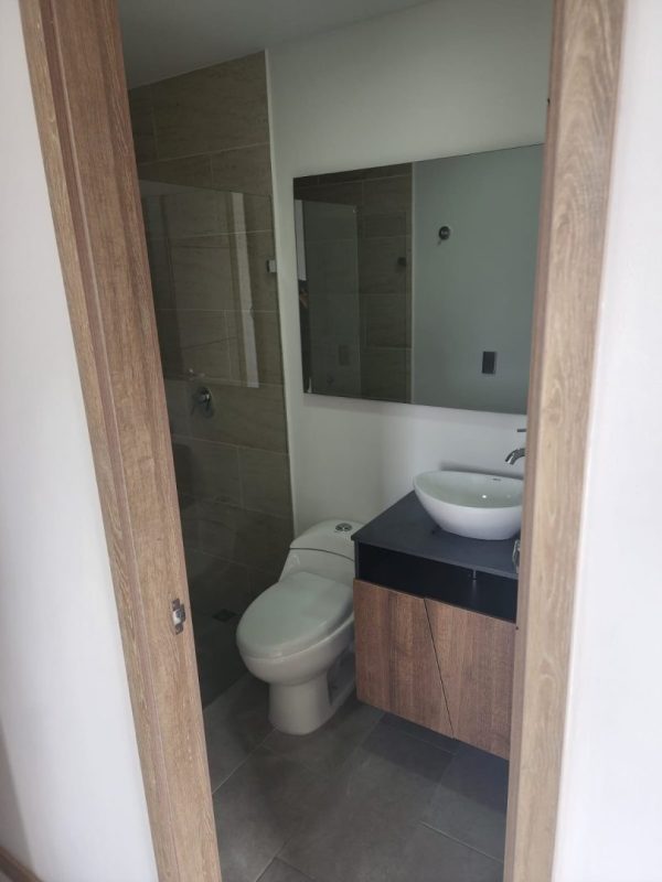EL RETIRO: amplio apartamento en edificio independiente - Image 27