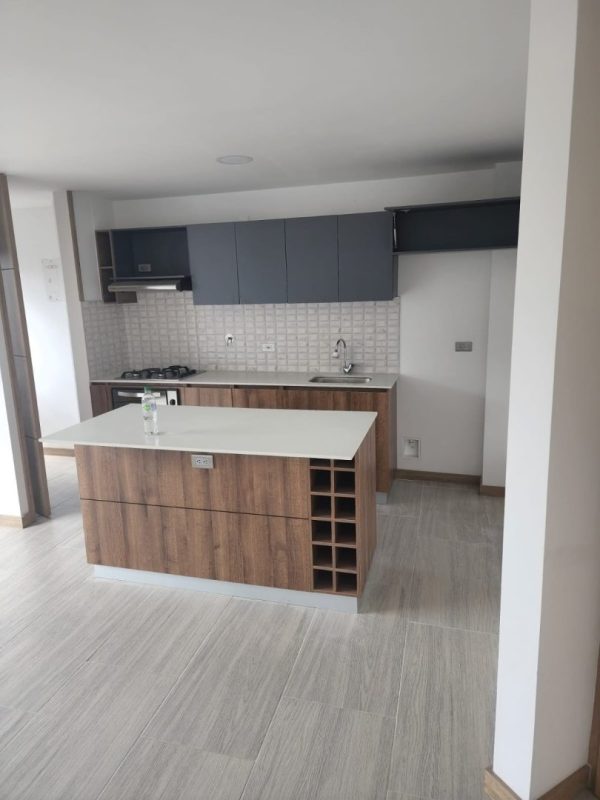 EL RETIRO: amplio apartamento en edificio independiente - Image 24
