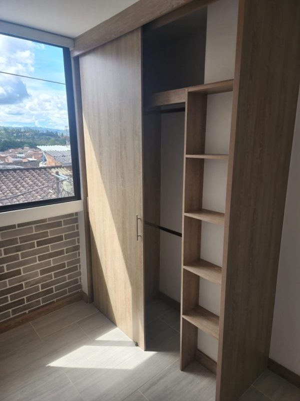 EL RETIRO: amplio apartamento en edificio independiente - Image 12