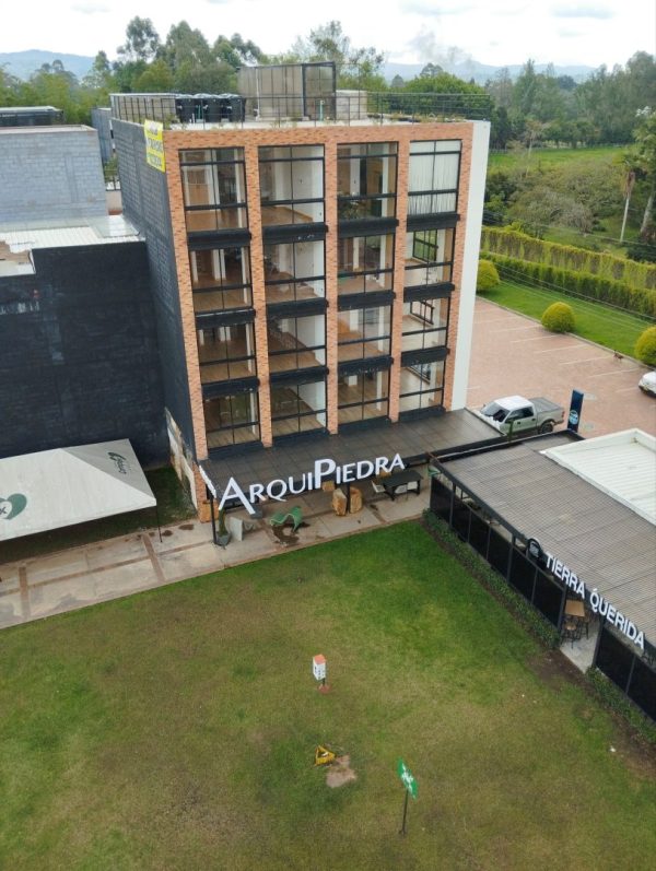 LLANOGRANDE: 2 edificios de aparta-oficinas listos para operar rentas cortas o de larga estadía - Image 2