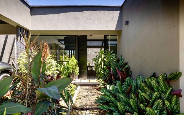 EL RETIRO: hermosa casa con energía solar y salidas para piscina de nado - Image 4