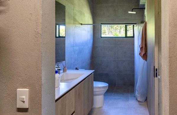 EL RETIRO: hermosa casa con energía solar y salidas para piscina de nado - Image 22