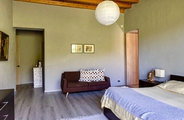 EL RETIRO: hermosa casa con energía solar y salidas para piscina de nado - Image 26