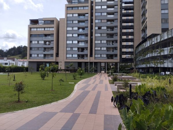 RIONEGRO BARROBLANCO: apartamento duplex con vista panorámica (para renta 4'500) - Image 25