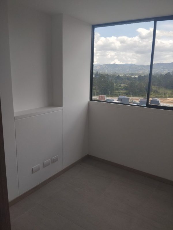 RIONEGRO BARROBLANCO: Apartamento con hermosa vista, en uno de los edificios preferidos del personal aéreo - Image 9