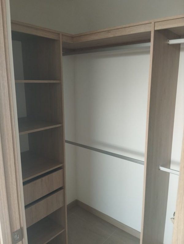 RIONEGRO BARROBLANCO: Apartamento con hermosa vista, en uno de los edificios preferidos del personal aéreo - Image 8