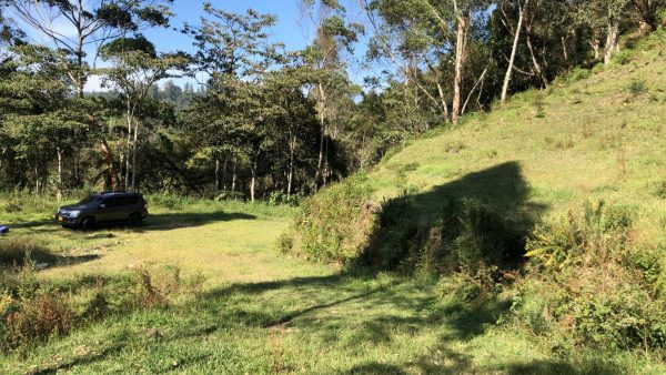 EL RETIRO: Espectacular Lote para constructores a 400 metros de la vía principal Don Diego La Ceja