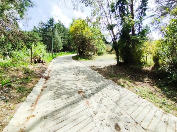EL RETIRO: hermosa propiedad con vista a la represa. Lote de 20.000 y casa antigua para reformar. Con alto potencial para Subdividir - Image 18