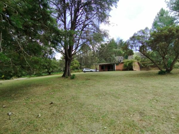 EL RETIRO: hermosa propiedad con vista a la represa. Lote de 20.000 y casa antigua para reformar. Con alto potencial para Subdividir - Image 13