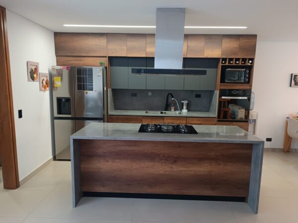 LA CEJA: casa esquinera muy bien terminada en unidad cerrada. Sector Viva La Ceja - Image 4