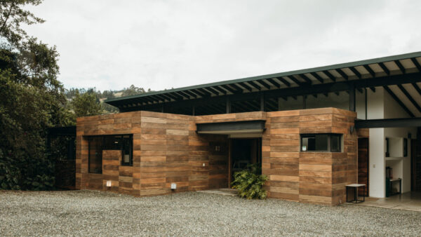 ALTO DE LAS PALMAS: Espectacular casa campestre de 286 m² construídos y un terreno de 6000 m² rodeados de naturaleza - Image 3