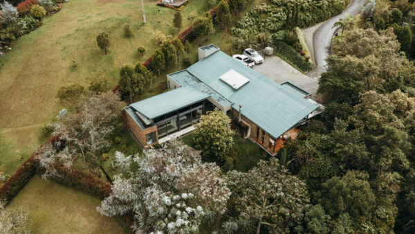 ALTO DE LAS PALMAS: Espectacular casa campestre de 286 m² construídos y un terreno de 6000 m² rodeados de naturaleza - Image 42