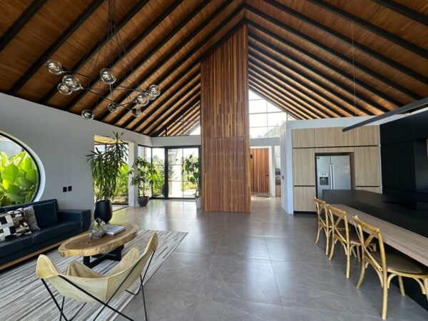 EL RETIRO: Casa de 233 m² en parcelación con diseño Wabi Sabi - Image 18