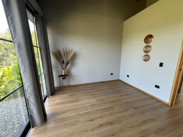 EL RETIRO: Casa de 233 m² en parcelación con diseño Wabi Sabi - Image 9