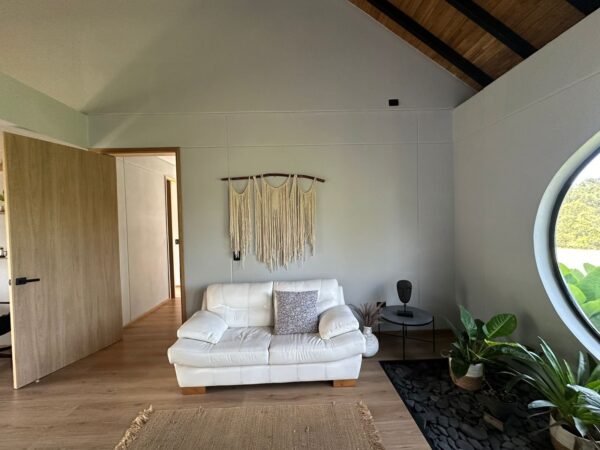 EL RETIRO: Casa de 233 m² en parcelación con diseño Wabi Sabi - Image 2