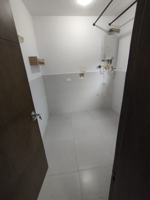 EL RETIRO: hermosa casa con jardín interno y garaje doble en unidad cerrada - Image 19
