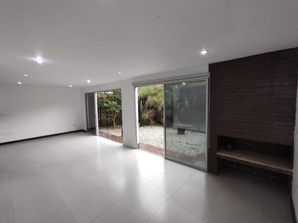 EL RETIRO: hermosa casa con jardín interno y garaje doble en unidad cerrada - Image 13