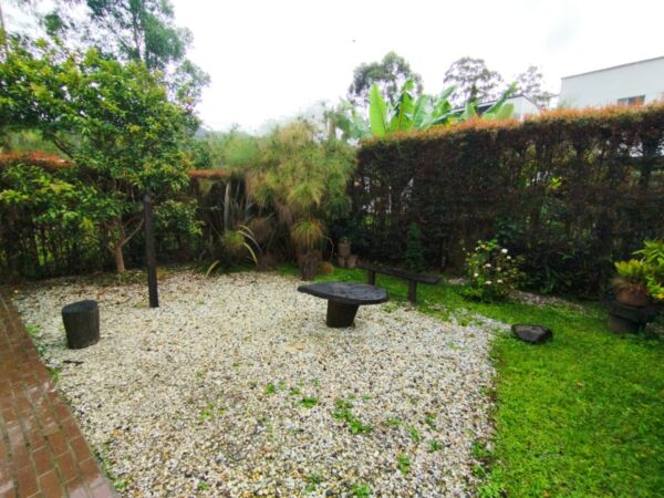 EL RETIRO: hermosa casa con jardín interno y garaje doble en unidad cerrada - Image 14