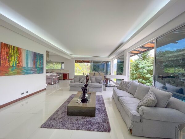 EL RETIRO ZONA CENTRAL: Casa moderna en parcelación en el corazón del Retiro - Image 8