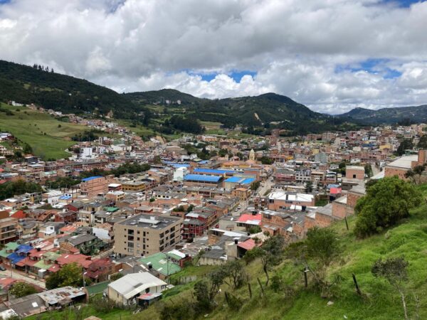 LA CALERA CUNDINAMARCA: lote urbano de 2.320 m² a pocas cuadras del parque principal. - Image 6
