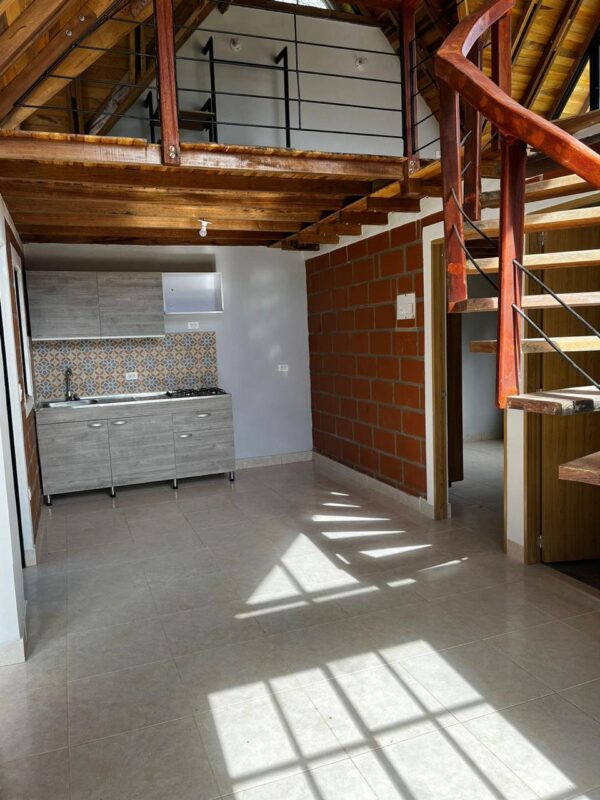 EL SANTUARIO: finca independiente con 3 casas modernas y un terreno de 4,221 m². con frente sobre la autopista Medellín Bogotá - Image 25