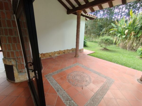 RIONEGRO LLANOGRANDE: casa campestre de 550 m2 con un terreno de 3.965 m² completamente planos y rodeados de jardín🌱🪴 - Image 21