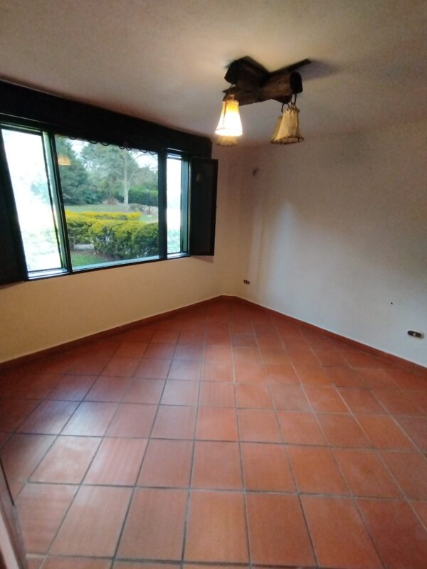 RIONEGRO LLANOGRANDE: casa campestre de 550 m2 con un terreno de 3.965 m² completamente planos y rodeados de jardín🌱🪴 - Image 22