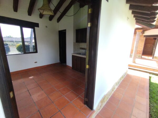 RIONEGRO LLANOGRANDE: casa campestre de 550 m2 con un terreno de 3.965 m² completamente planos y rodeados de jardín🌱🪴 - Image 37
