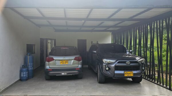 RIONEGRO VARIANTE AL AEROPUERTO: Casa moderna de 220 m² y un lote de 3.000 m² en parcelación con vigilancia 24/7 - Image 21