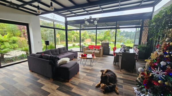 RIONEGRO VARIANTE AL AEROPUERTO: Casa moderna de 220 m² y un lote de 3.000 m² en parcelación con vigilancia 24/7 - Image 15