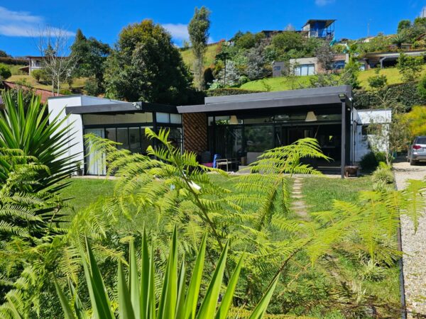 RIONEGRO VARIANTE AL AEROPUERTO: Casa moderna de 220 m² y un lote de 3.000 m² en parcelación con vigilancia 24/7 - Image 12
