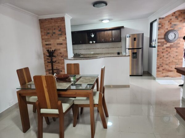 EL RETIRO: casa de unifamiliar de 135m² a 500 mts del Parque - Image 3