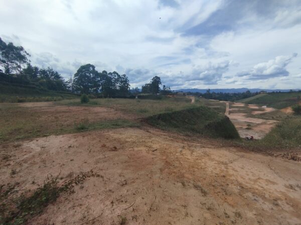SAN ANTONIO QUIRAMA: lote en unidad cerrada con muy buena vista panorámica - Image 6