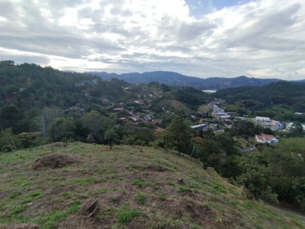 EL RETIRO DON DIEGO: lote de 11.100 m² en parcela privada con vista panorámica hacia La Represa de La Fé. - Image 15