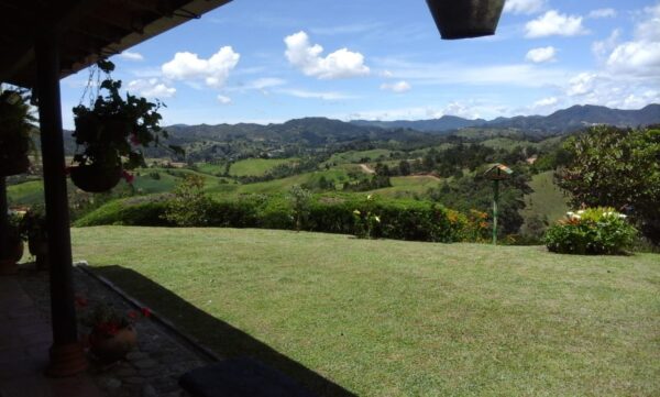 EL RETIRO: finca en parcelación sector La Guija, un lugar cercano para desconectarse a 10 minutos del casco urbano - Image 16