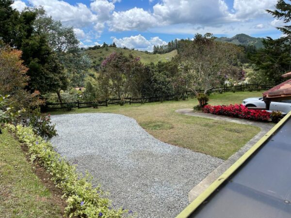 EL RETIRO: finca en parcelación sector La Guija, un lugar cercano para desconectarse a 10 minutos del casco urbano - Image 25